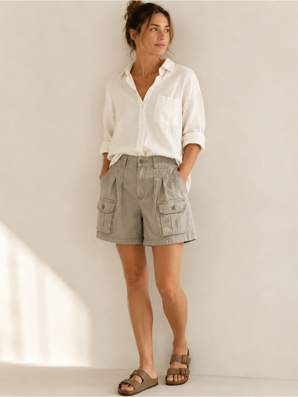 Cabela’s 7-Pocket Hiker Cargo Shorts Women’s 12 100% Cotton Khaki